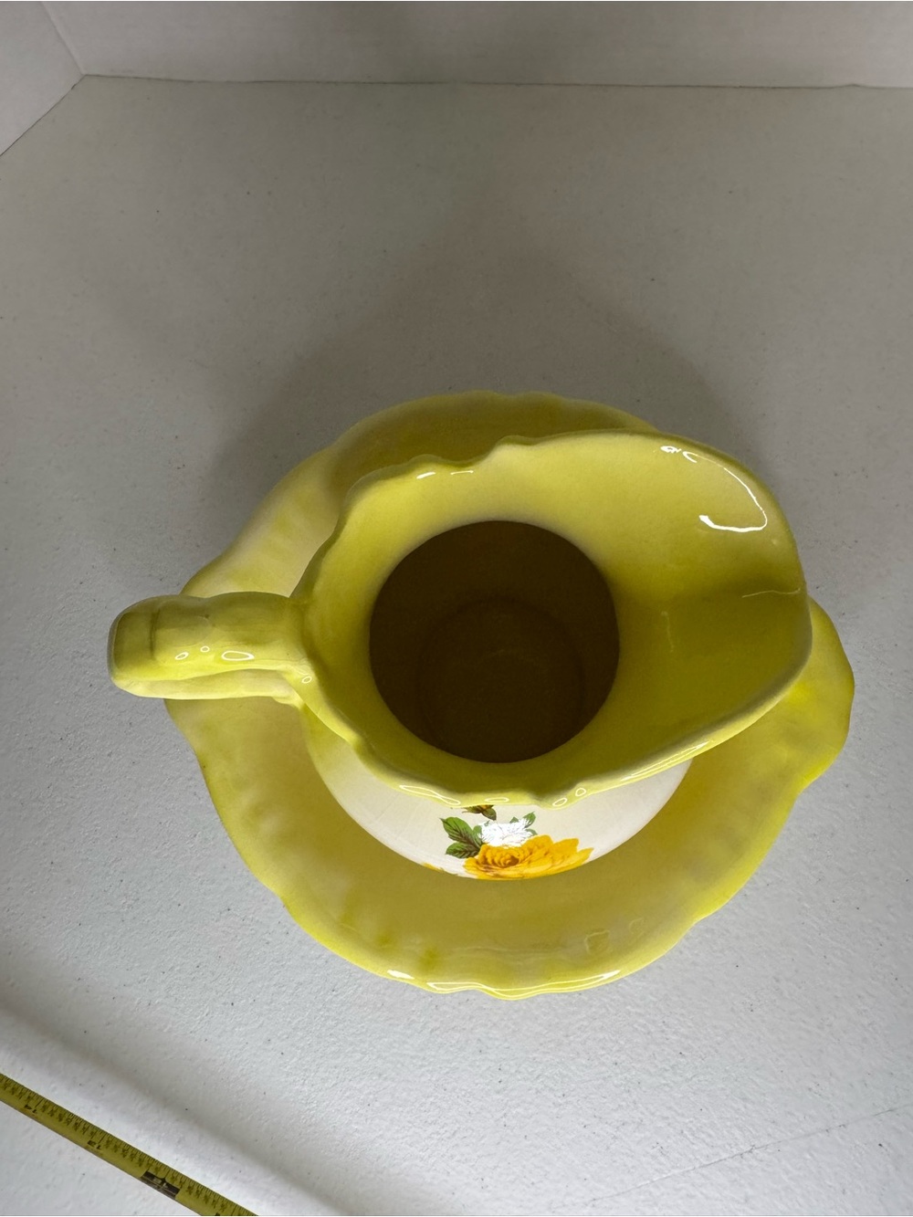VTG Small Yellow Rose Wash Basin And Pitcher - Picture 3 of 6